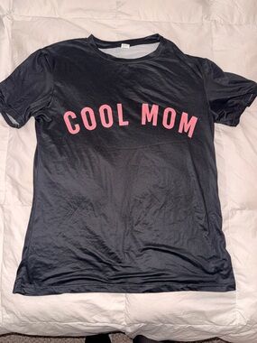 Mean Girls “Cool Mom” Graphic Tee - Black with Pink Lettering XL